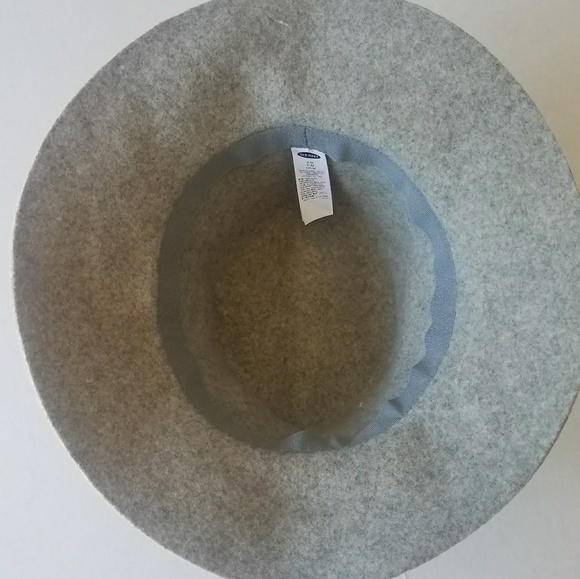 New Lady's Gray Wool Hat - Picture 2 of 3